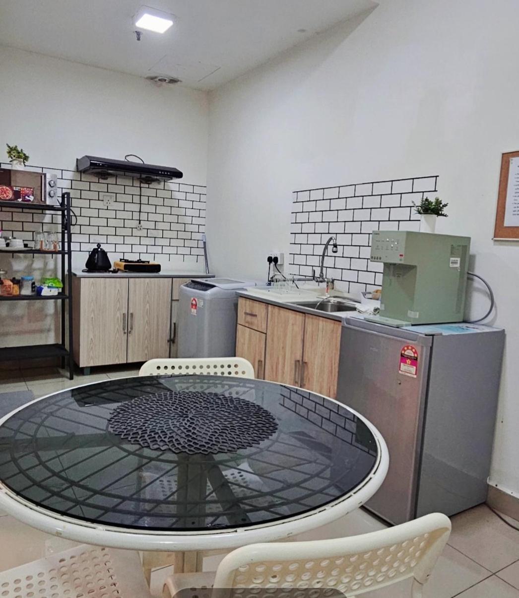 Urban 360 Studio By La Ritz バトゥ洞窟 エクステリア 写真